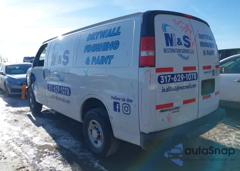 2015 Chevrolet Express 2500 Work Van z USA, uszkodzony, nr VIN 1GCWGFCF1F1277882